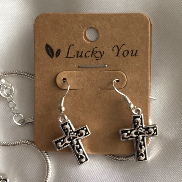 💥New Silver Filagree Cross Necklace Earring Set - Picture 3 of 9